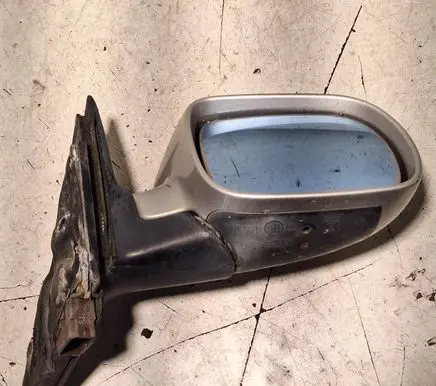 Front door electric wing mirror