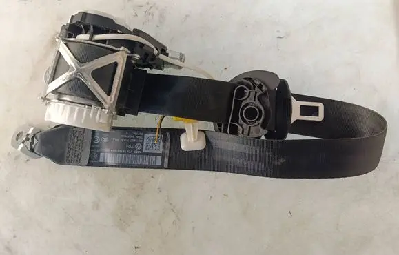 Volkswagen PASSAT B7 Front seatbelt YD41912015X 3C1857705P 34077659