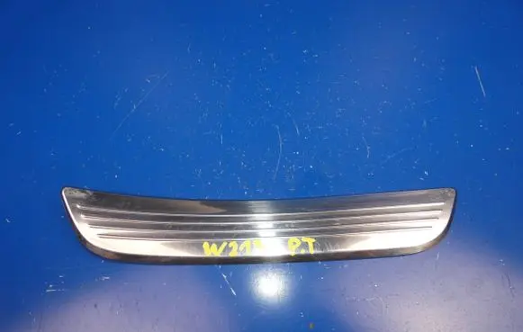 Mercedes-Benz E W213 Foot area side trim 