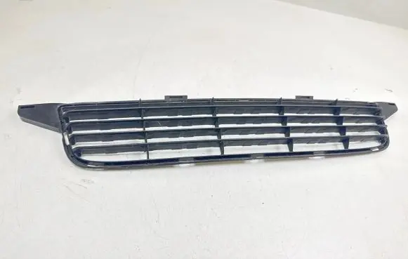 Toyota Avensis T270 Front bumper lower grill 5311205080