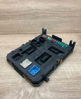 Peugeot 607 Fuse module 9663510180