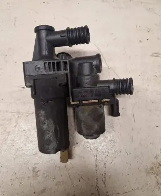BMW 3 E46 Coolant heater control valve 64118369807 1147412149