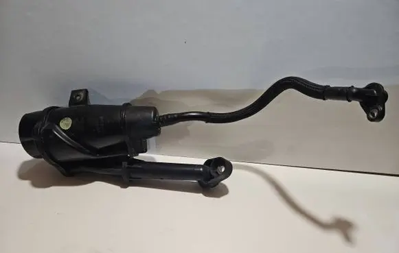 Opel Insignia A Oil breather separator 55575980 565581915