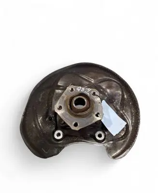 Rear wheel hub