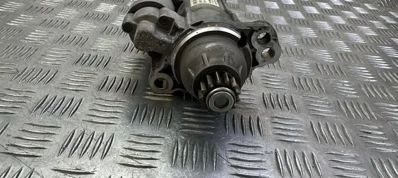 Volkswagen Golf VII Starter motor 02M911022F 0001179602