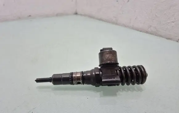 Audi A4 S4 B7 8E 8H Fuel injector 03G130073G 0414720404