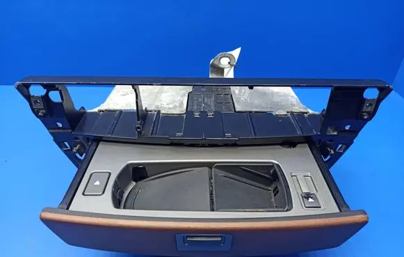 BMW 7 E65 E66 Dashboard storage box/compartment 8261060 7032886 12145100