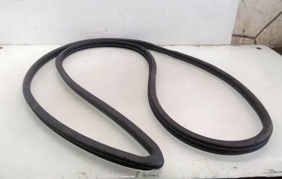 Subaru Forester SH Front door rubber seal