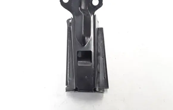 Volvo V70 Radiator mount bracket 31274500
