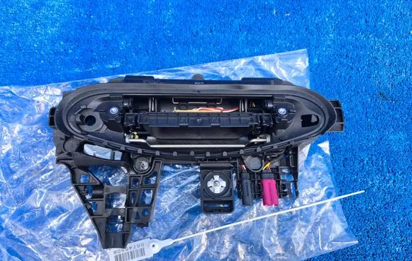 BMW 4 G22 G23 G24 G26 Front door handle cover 5A0C772