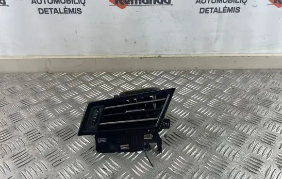 Volkswagen PASSAT B8 Dashboard side air vent grill/cover trim 3G1819701C