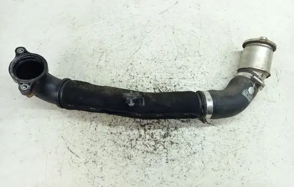 Volkswagen PASSAT B8 Intercooler hose/pipe 04L145762AD 728081435H