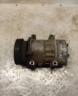Renault Laguna I Air conditioning (A/C) compressor (pump) 7700111036
