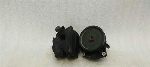 Mercedes-Benz E W212 Power steering pump mounting bracket A0064664501