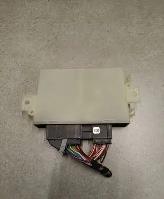 Mercedes-Benz E W213 Reducing agents exhaust control unit A0009007604 1703280066115821 A0009011703