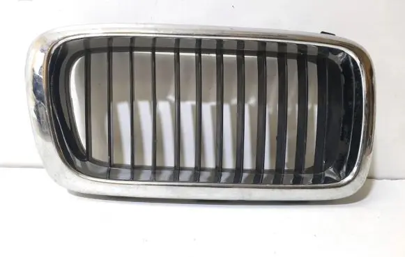 BMW 7 E38 Bonnet/hood grill 