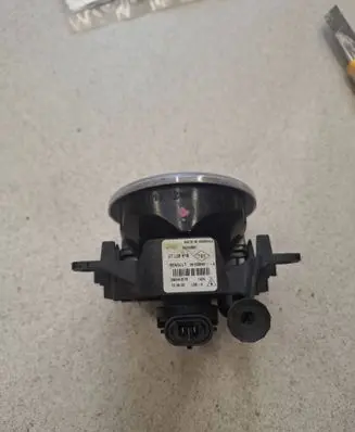 Renault Megane III Front fog light 89208691 08042016 261500097