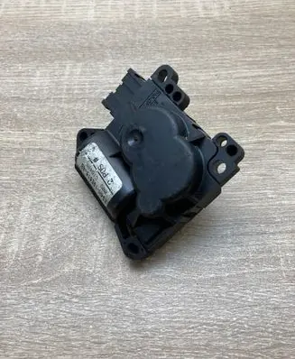 Ford Focus Air flap motor/actuator XS4H19E616AB