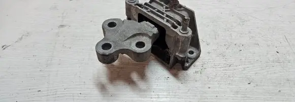 Chrysler Pacifica Engine mount bracket 68224742AD D031203521