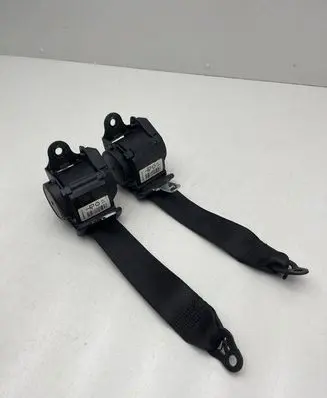 BMW 1 F20 F21 Rear seatbelt S3724330904