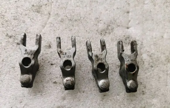 Opel Zafira B Fuel Injector clamp holder 