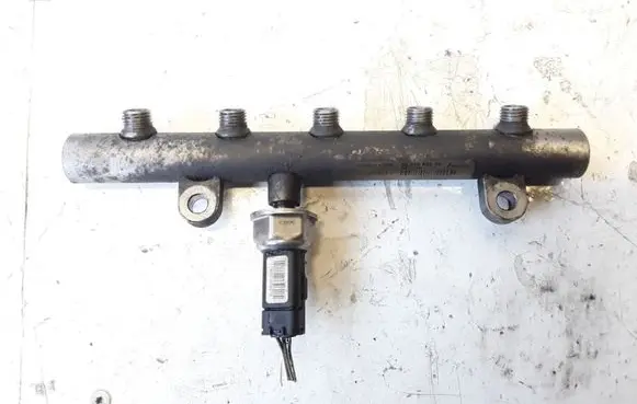 Volvo V50 Fuel main line pipe 9645689580
