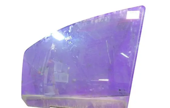 Opel Zafira B Front door window glass four-door 