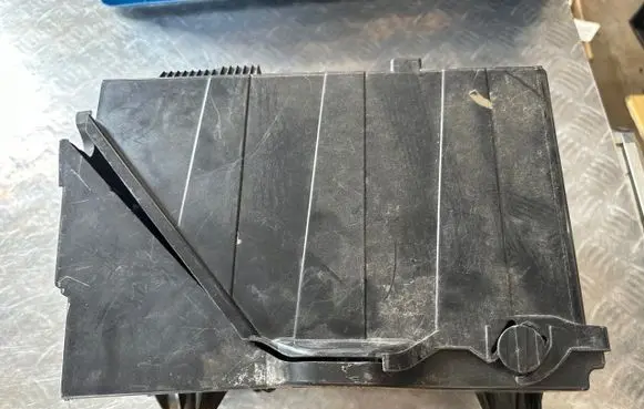 Citroen DS4 Battery box tray 9689002180