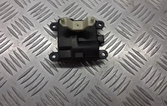 Nissan Almera Tino A/C air flow flap actuator/motor 3C270-30840