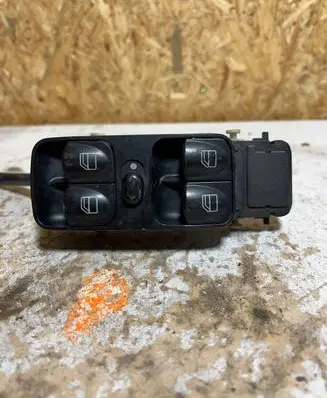 Mercedes-Benz C W203 Electric window control switch A2038218051 501810 091001FQ03