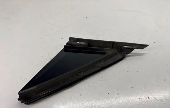 Tesla Model X Front door vent window glass four-door 104389790F 104389600F 104389600E