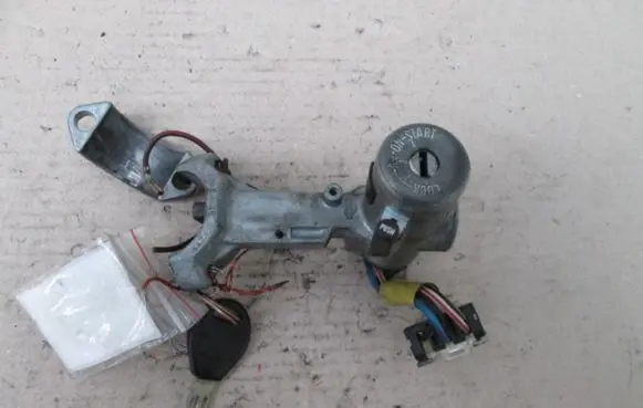 Nissan Sunny Ignition lock
