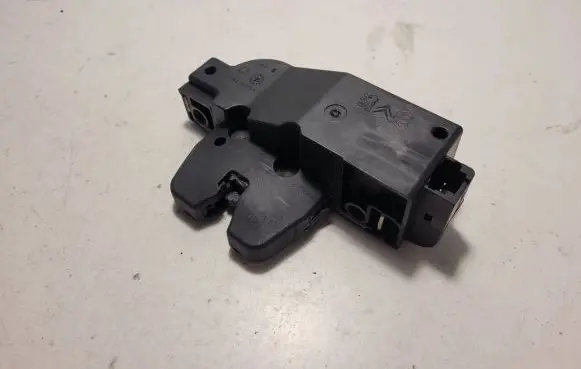 Peugeot 307 Tailgate exterior lock 9652301980 091106