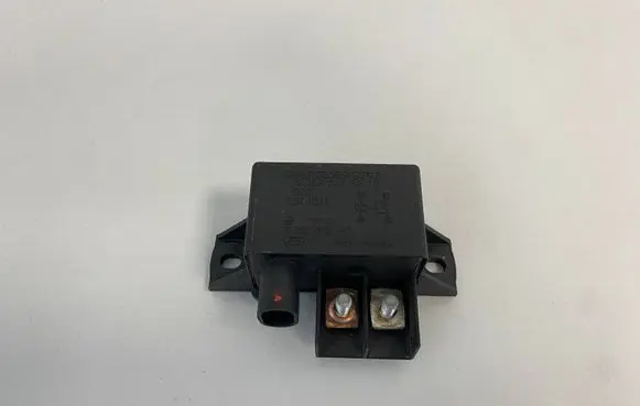 Mercedes-Benz CLS C219 Charging relay A0025426419 0332002167 12W100A