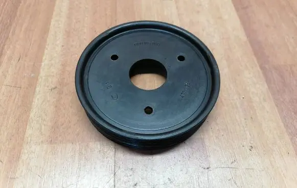 Renault Scenic I Power steering pump pulley 7700105711B 7700105711