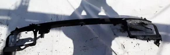 Renault Laguna I Radiator support slam panel