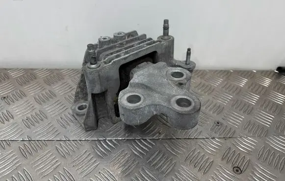 Chrysler Pacifica Engine mount bracket P68224742AD