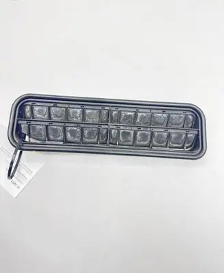Mercedes-Benz CLS C219 Quarter panel pressure vent A2118300042