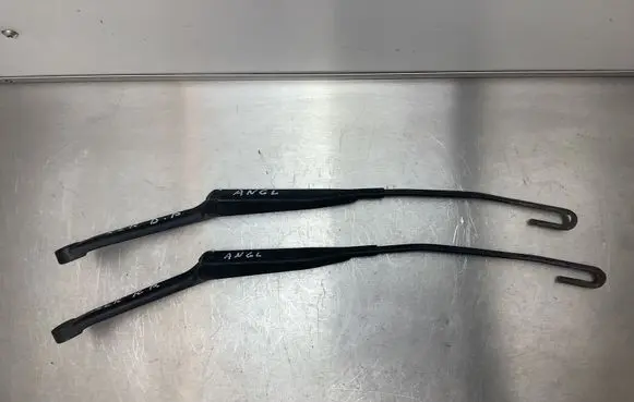Mercedes-Benz SLK R170 Front wiper blade arm A1708200544