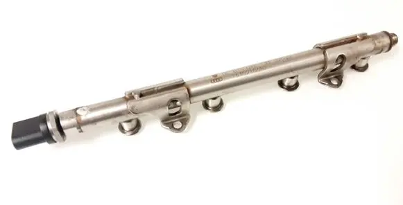 Volkswagen PASSAT B8 Fuel main line pipe 04E133320D 06J906051F