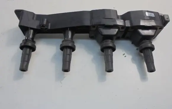 Peugeot 206 CC High voltage ignition coil 2526182B