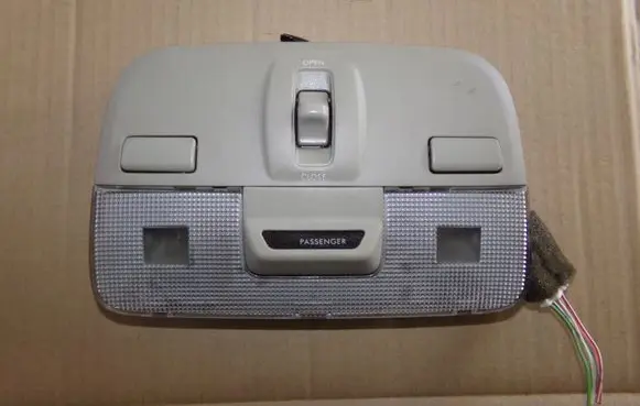 Subaru Legacy Front seat light