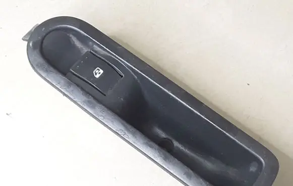 Renault Scenic II - Grand scenic II Electric window control switch 156013870