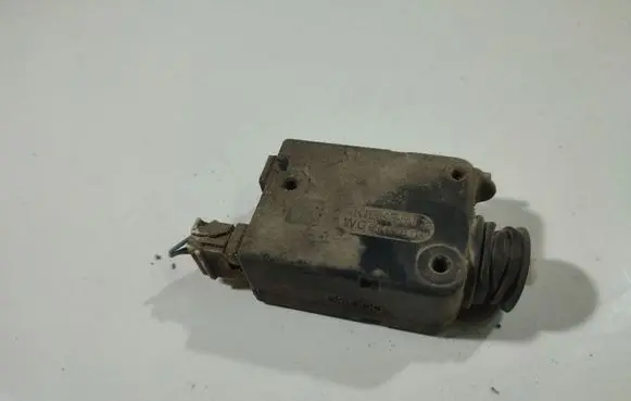 Citroen Saxo Central locking motor 07896
