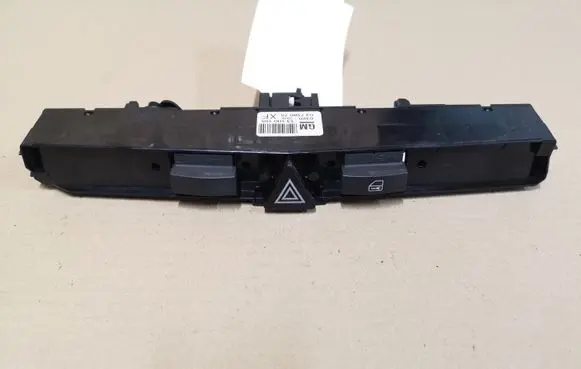 Opel Astra H A set of switches 13100105 03758075