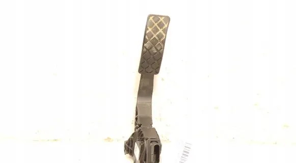 Accelerator throttle pedal