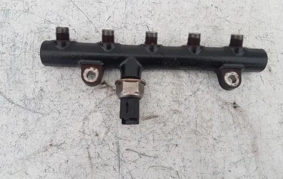 Peugeot 407 Fuel main line pipe