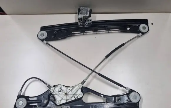 Mercedes-Benz E W211 Front door window regulator with motor A2117200246