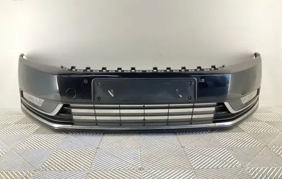 Volkswagen PASSAT B7 Front bumper 3AA807221