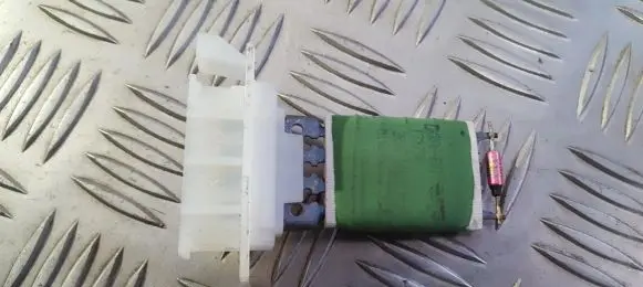 Toyota Aygo AB40 Heater blower motor/fan resistor 13223a n102762g